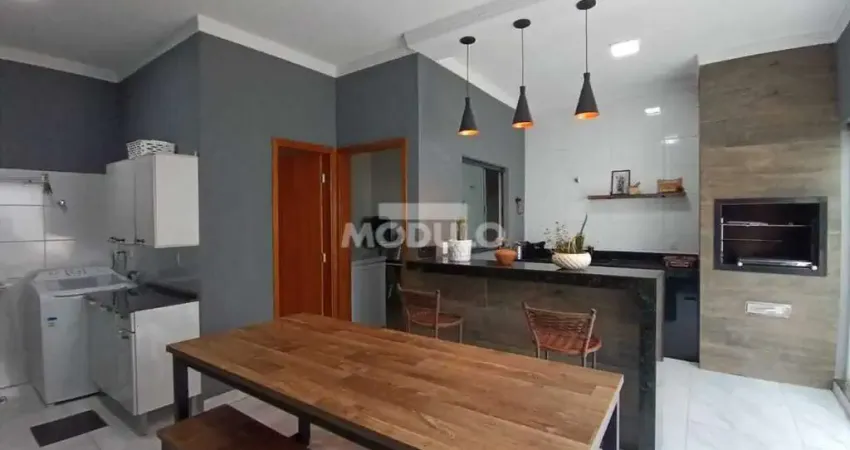 CASA RESIDENCIAL à venda, 3 quartos, 1 suíte, 2 vagas, Jardim Brasília - Uberlândia/MG