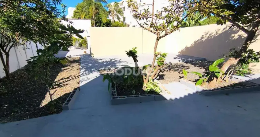 Casa residencial para locação, bairro Presidente Roosevelt com 4 quartos