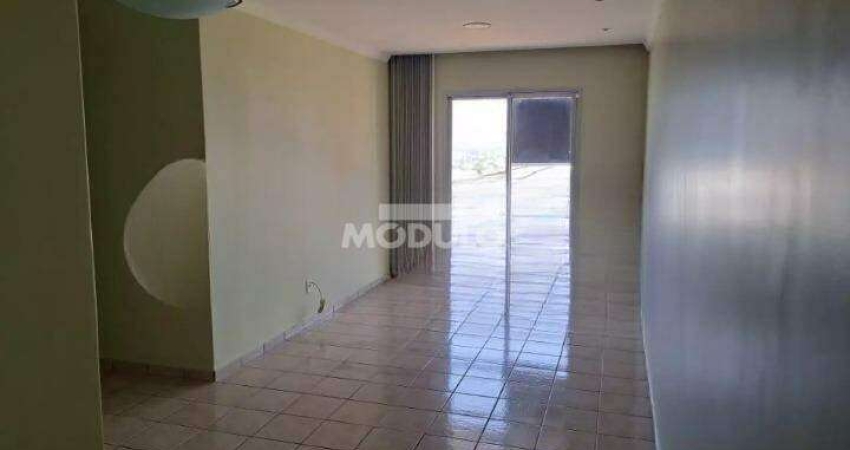 Apartamento residencial para locação, bairro Custodio Pereira com 3 quartos