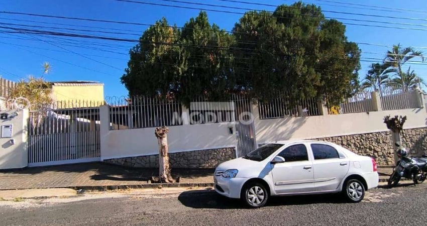 Casa comercial/residencial para locação, bairro Vigilato Pereira com 4 quartos