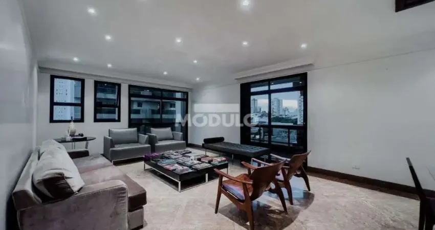 APARTAMENTO à venda, 3 quartos, 3 suítes, 2 vagas, CENTRO - Uberlândia/MG