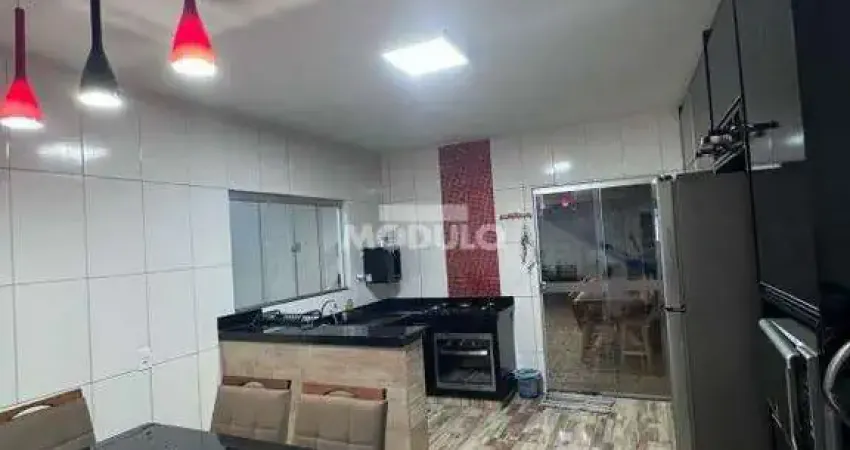 CASA RESIDENCIAL à venda, 3 quartos, 1 suíte, 4 vagas, SAO JORGE - Uberlândia/MG