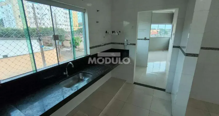 Apartamento com 3 quartos para alugar na Rua São Francisco Xavier, --, Tubalina, Uberlândia