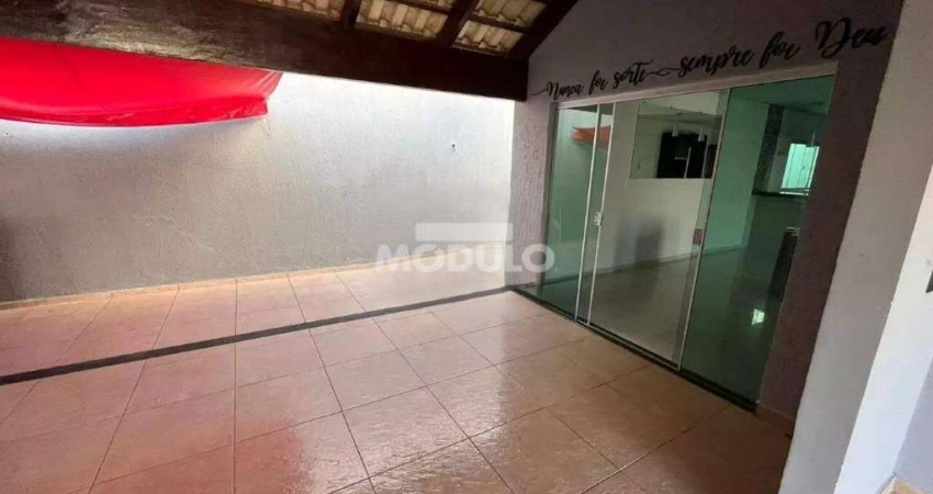 Casa para locação, bairro Bosque dos Buritis, com 3 quartos