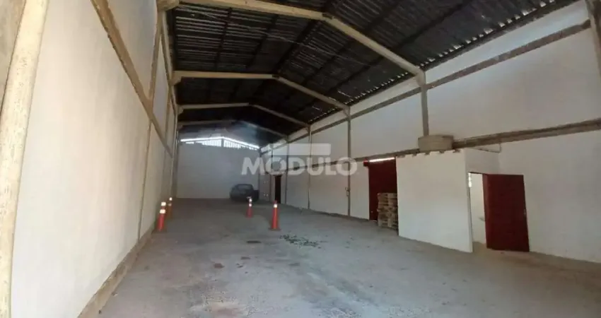 Barracão Comercial para locação Bairro Marta Helena