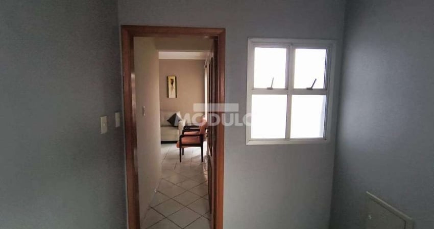 Apartamento mobiliado para locação, bairro Santa Mônica com 2 quartos