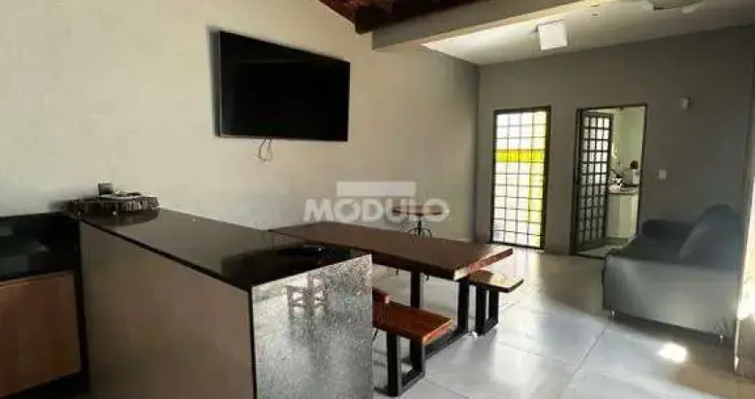 CASA RESIDENCIAL à venda, 3 quartos, 1 suíte, JARDIM PATRICIA - Uberlândia/MG