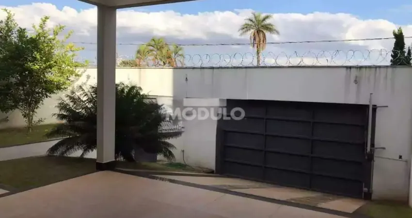 Casa para locação, bairro Cidade Jardim com 3 quartos