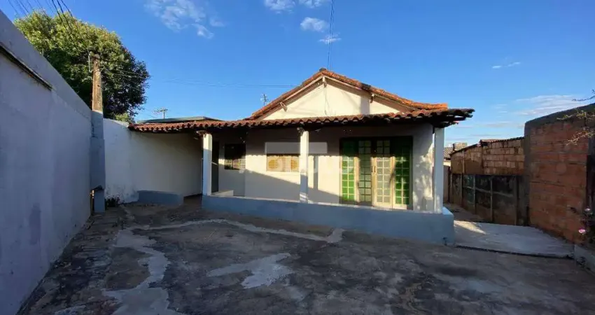 Casa para locação, bairro Luizote de Freitas com 3 quartos