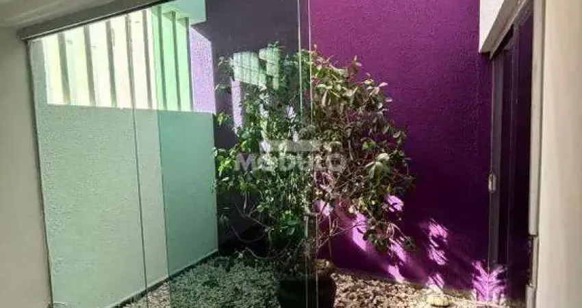 CASA RESIDENCIAL à venda, 4 quartos, 1 suíte, Martins - Uberlândia/MG