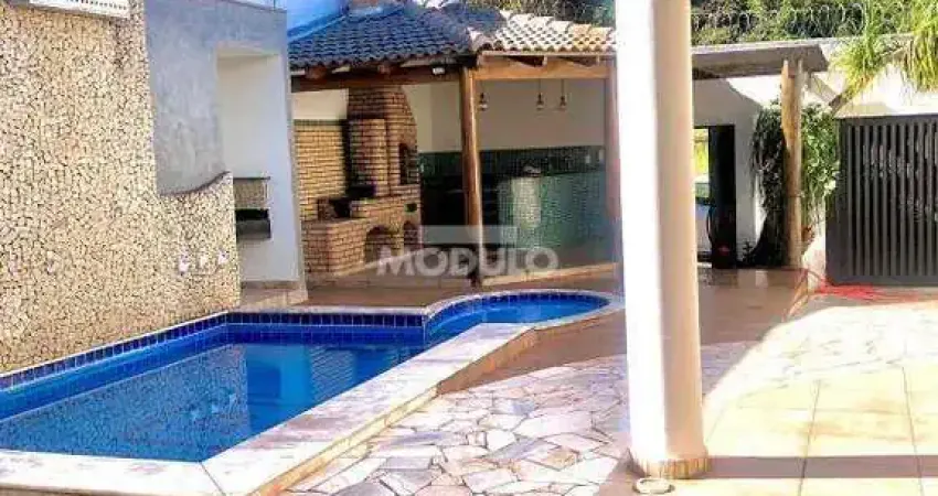 CASA RESIDENCIAL à venda, 3 quartos, 2 suítes, DONA ZULMIRA - Uberlândia/MG