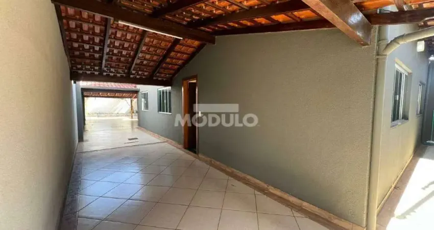 Casa residencial para locação bairro Laranjeiras com 3 quartos