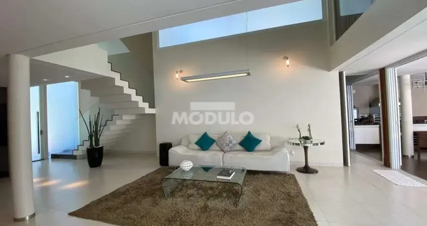 Casa em condomínio para locação no bairro Jardim com 4 quartos