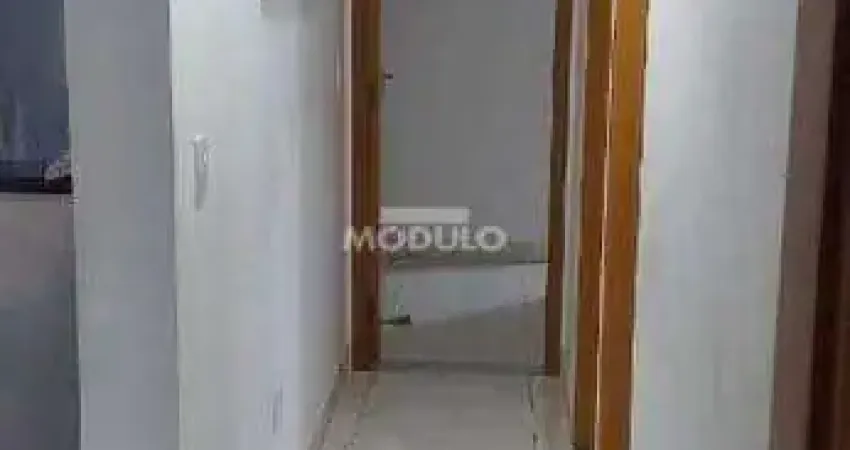 APARTAMENTO à venda, 3 quartos, 1 suíte, 2 vagas, Presidente Roosevelt - Uberlândia/MG