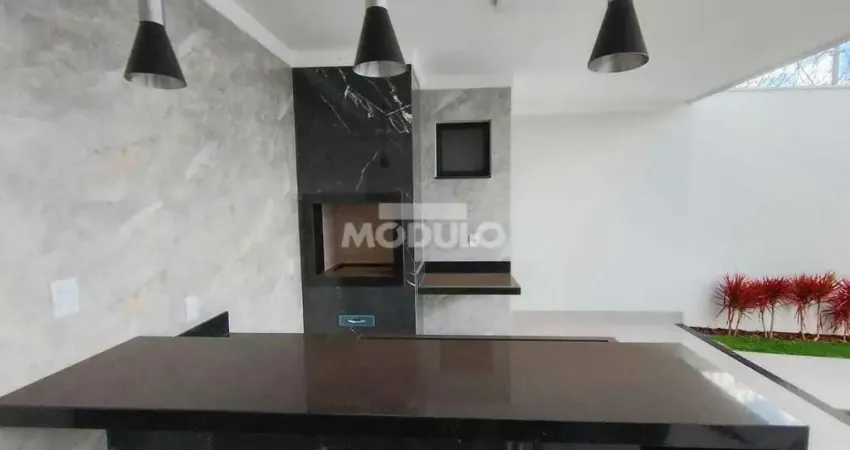 CASA RESIDENCIAL à venda, 3 quartos, 1 suíte, 3 vagas, JARDIM PATRICIA - Uberlândia/MG