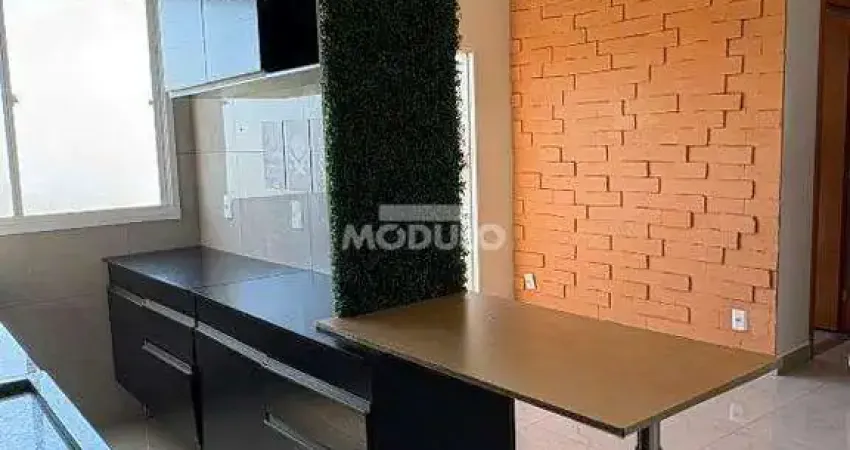 APARTAMENTO à venda, 2 quartos, 1 suíte, 1 vaga, JARDIM HOLANDA - Uberlândia/MG