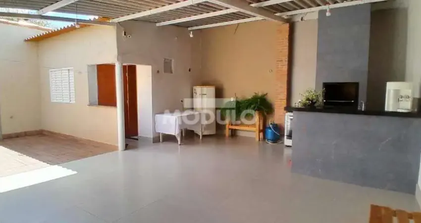 CASA RESIDENCIAL à venda, 3 quartos, 1 suíte, 4 vagas, Morumbi - Uberlândia/MG