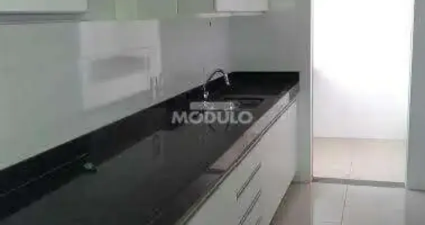 Apartamento com 3 quartos para alugar na Rua Paraná, --, Brasil, Uberlândia