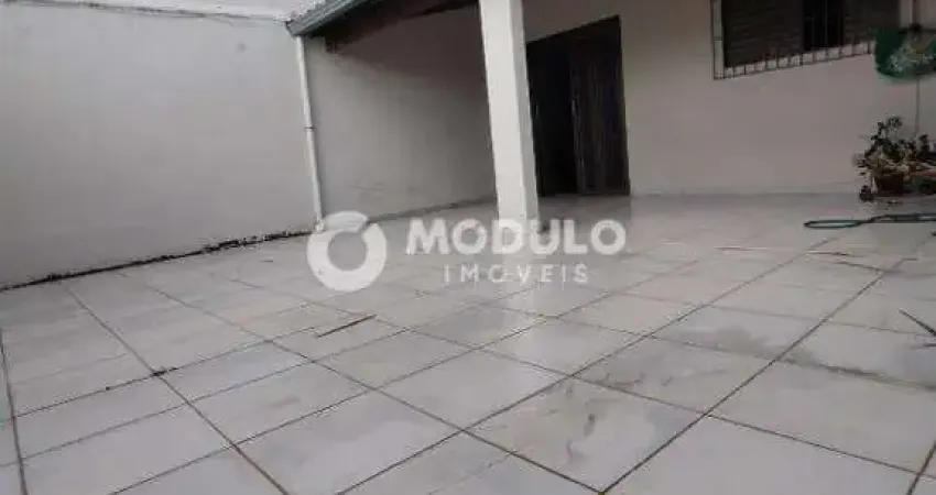 Casa residencial à venda, 3 quartos, 1 suíte, 2 vagas, planalto - uberlândia/mg