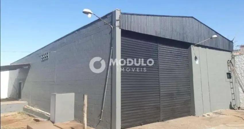 Galpão comercial disponivel para locação no bairro marta helena.