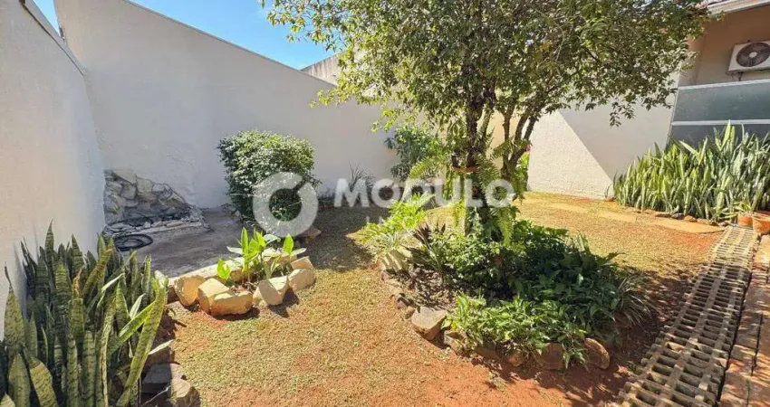 Casa residencial à venda, 3 quartos, 1 suíte, 2 vagas, granada - uberlândia/mg