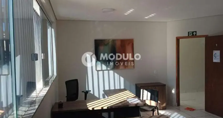 Sala comercial mobiliada para locação no bairro vigilato pereira