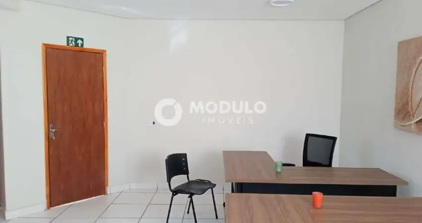 Sala comercial mobiliada para locação no bairro vigilato pereira