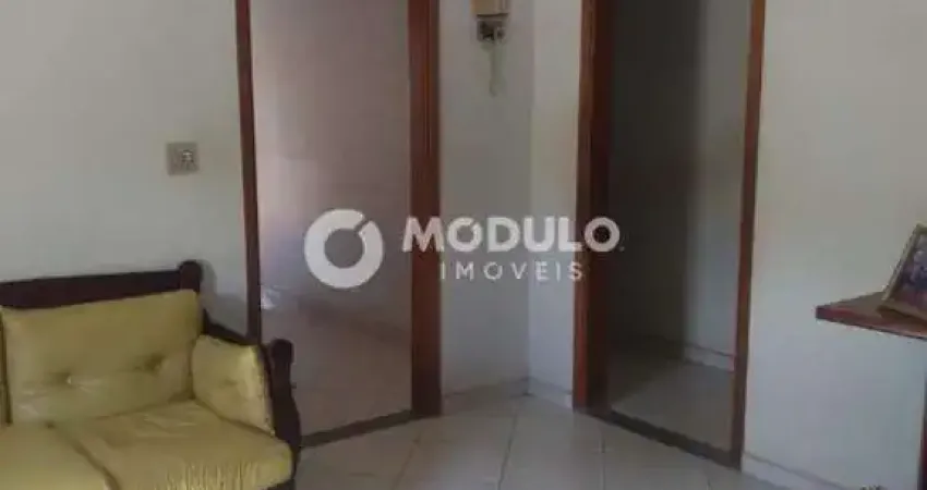 Casa residencial à venda, 3 quartos, 2 suítes, 3 vagas, presidente roosevelt - uberlândia/mg