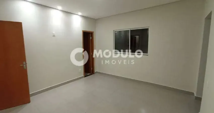 Casa residencial à venda, 3 quartos, 1 suíte, 3 vagas, laranjeiras - uberlândia/mg