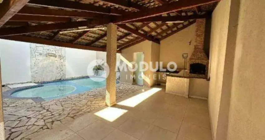 Casa residencial à venda, 3 quartos, 1 suíte, 3 vagas, granada - uberlândia/mg