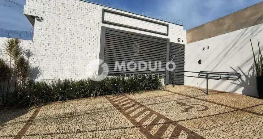 Casa comercial disponivel para locação no bairro tabajaras.