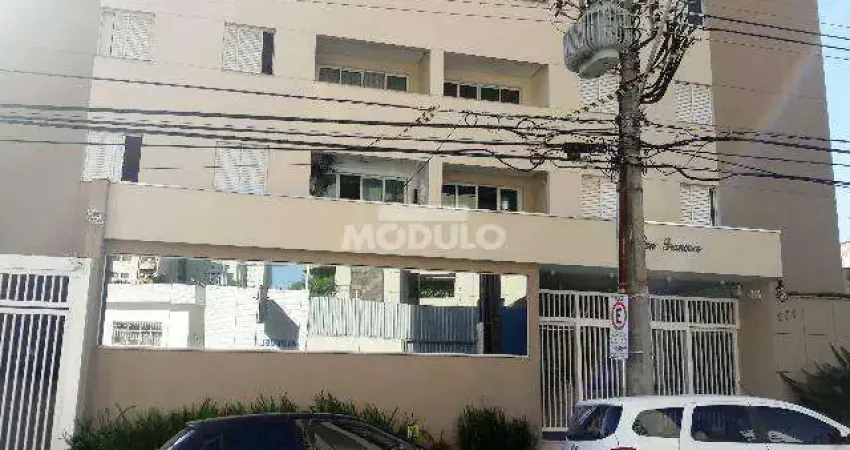 Apartamento com 3 quartos para alugar na Avenida Princesa Izabel, --, Fundinho, Uberlândia