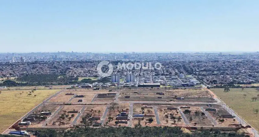 Terreno à venda na Rua Ana Valentina Nogueira, --, Laranjeiras, Uberlândia