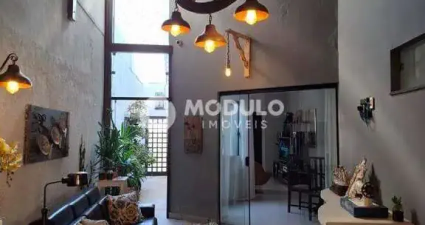 Casa residencial à venda, 3 quartos, 2 suítes, 3 vagas, cidade jardim - uberlândia/mg