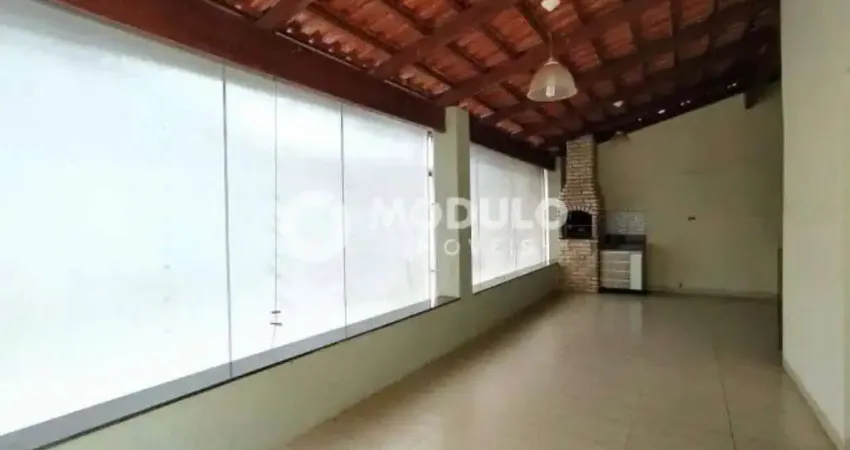 Casa residencial à venda, 2 quartos, 1 suíte, 2 vagas, cidade jardim - uberlândia/mg