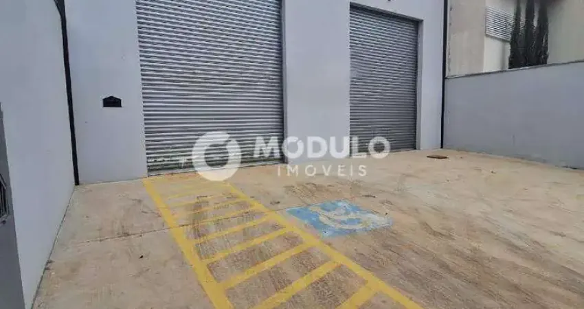 Galpão comercial disponível para locação no bairro brasil.