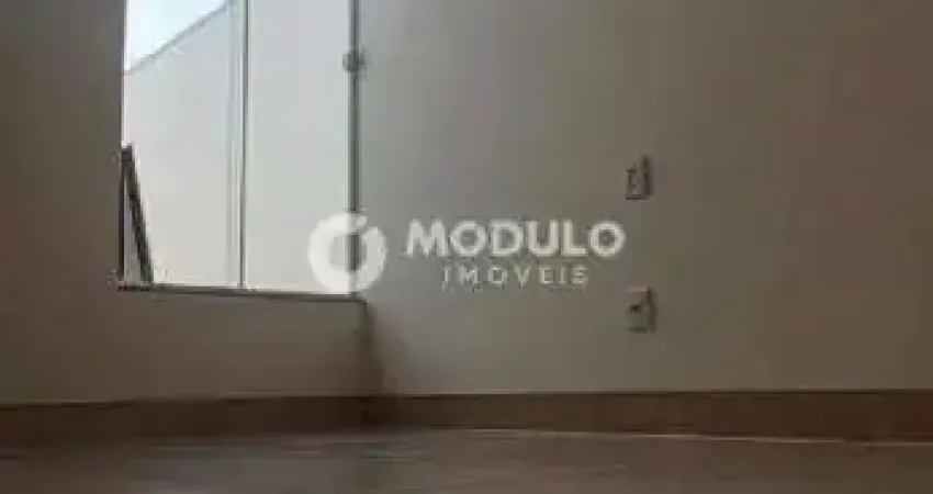 Casa residencial à venda, 2 quartos, 1 suíte, 1 vaga, granada - uberlândia/mg