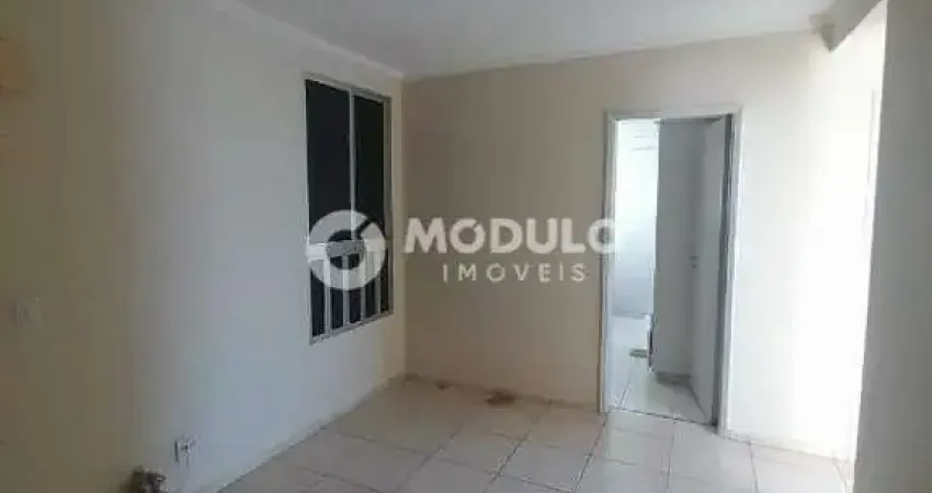 Apartamento com 2 quartos para alugar na Rua Paraná, --, Brasil, Uberlândia