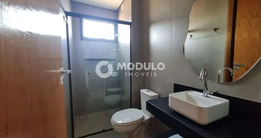 Apartamento disponível para locação no bairro santa mônica.