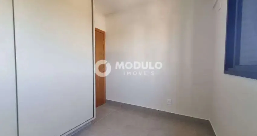 Apartamento disponível para locação no bairro santa mônica.