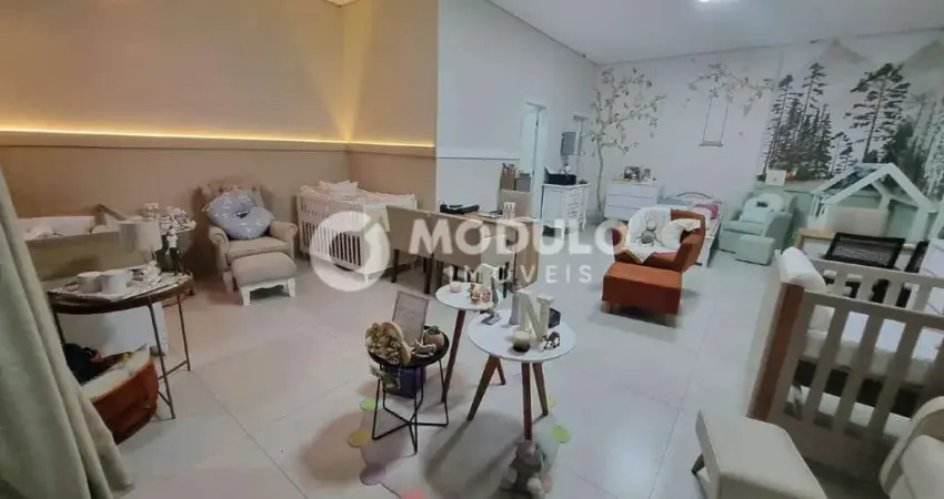 Casa para alugar na Rua Aruá, --, Jardim Karaíba, Uberlândia
