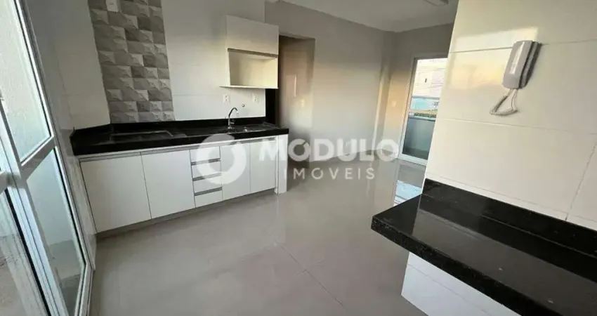 Apartamento com 2 quartos para alugar na Rua Acre, --, Umuarama, Uberlândia