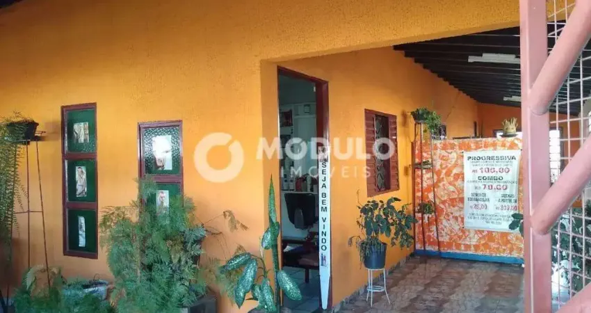 Casa residencial à venda, 3 quartos, 1 suíte, 2 vagas, pacaembu - uberlândia/mg