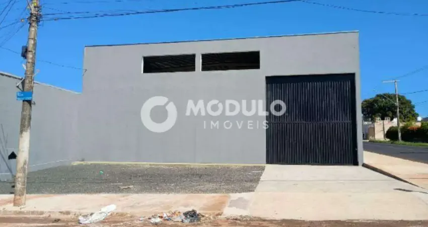 Galpão comercial disponível para locação no bairro dona zulmira.