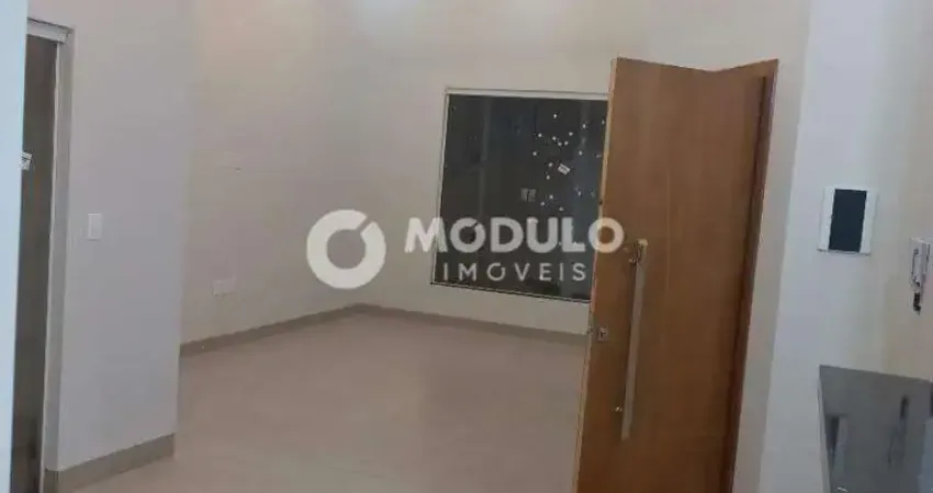 Casa residencial à venda, 3 quartos, 1 suíte, 2 vagas, laranjeiras - uberlândia/mg