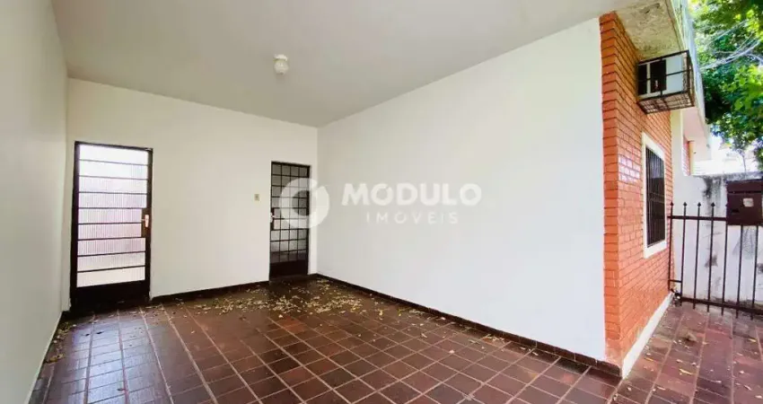 Casa disponivel para locação no bairro nossa senhora aparecida.