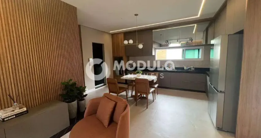 Casa residencial à venda, 3 quartos, 1 suíte, 2 vagas, alto umuarama - uberlândia/mg