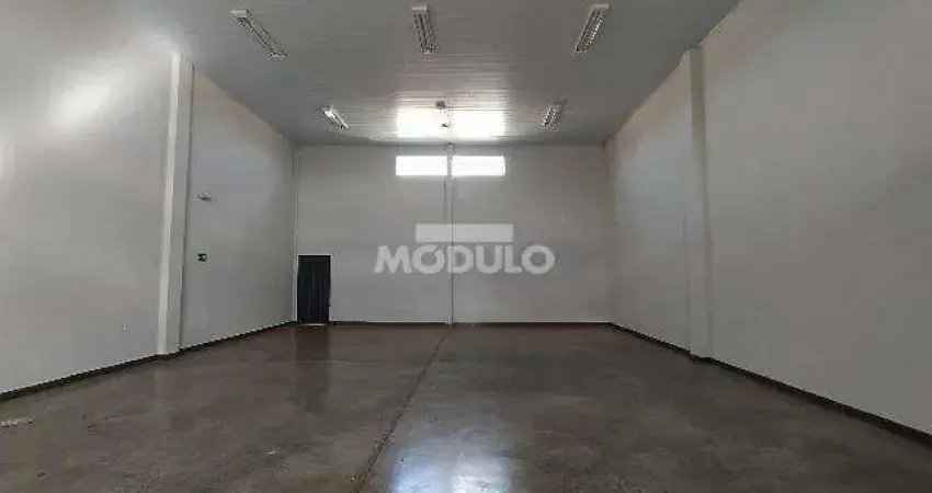 Galpão comercial disponivel para locação no bairro granada.