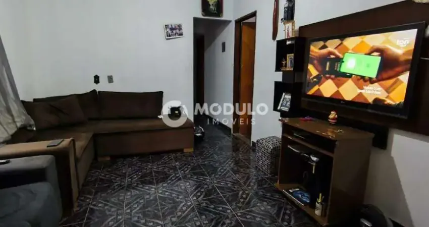 Casa residencial à venda, 4 quartos, 1 suíte, 2 vagas, aclimação - uberlândia/mg