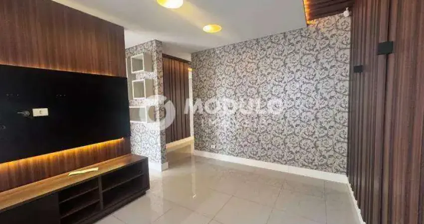 Casa com 3 quartos para alugar na Rua Francisco Candido Xavier, --, Alto Umuarama, Uberlândia